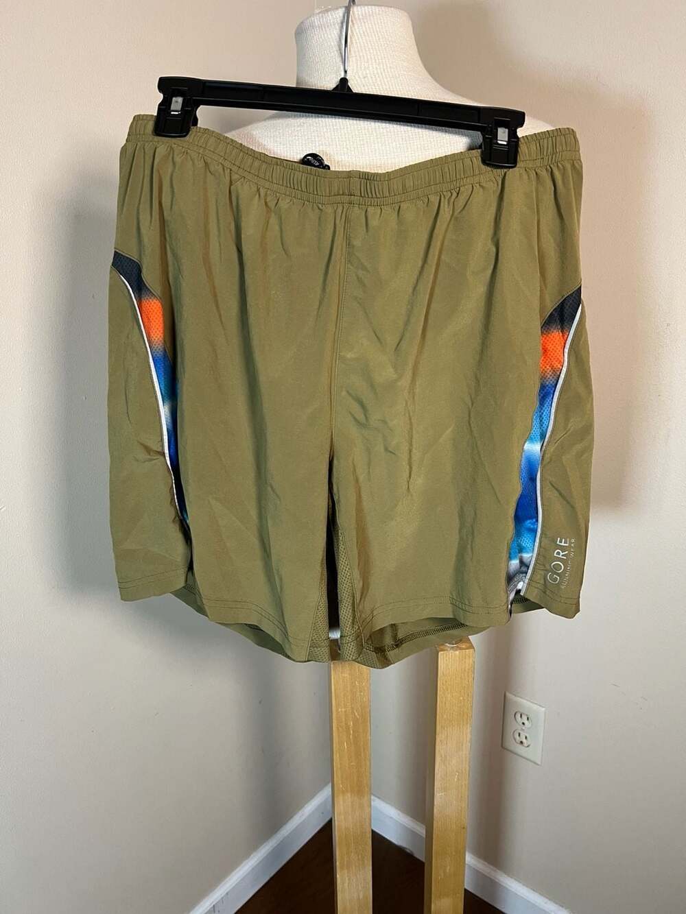 Gore Running Wear Olive Green Performance Running Shorts Size Large